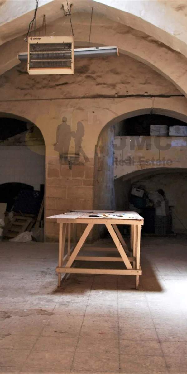 Qormi house of character/remissa & a large traditional Maltese oven