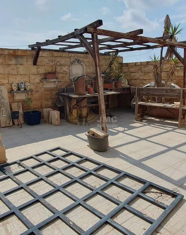 Fgura furnished 3 bedroom maisonette