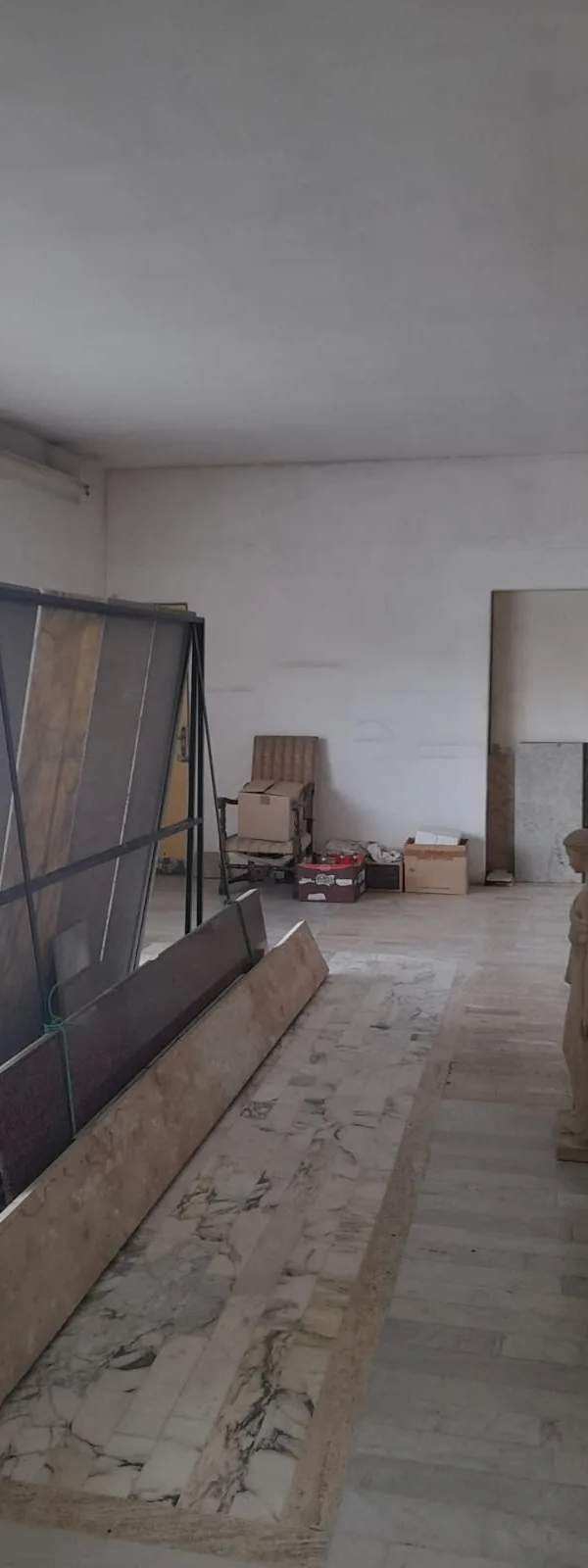 Paola 140SQM showroom
