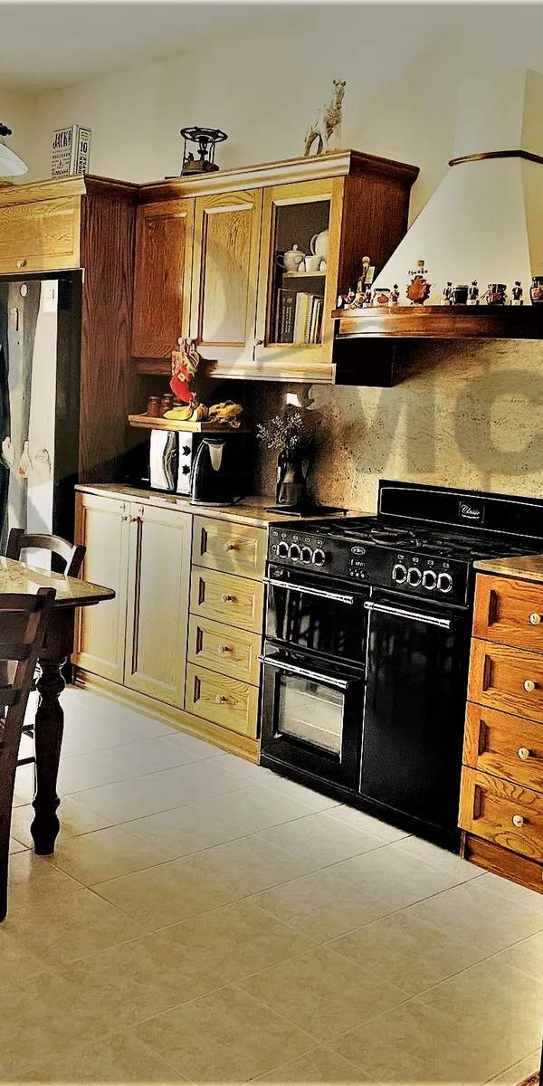 Zejtun partly furnished 3 bedroom maisonette with roof