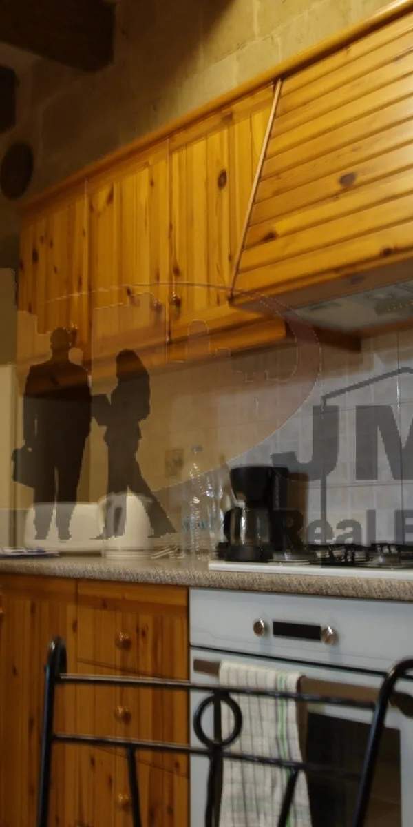 Isla (Senglea) fully furnished 2-bedroom duplex maisonette