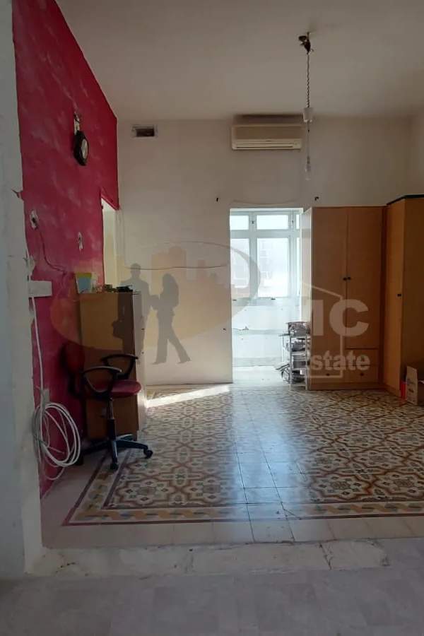 Bormla (Cospicua) maisonette with garage