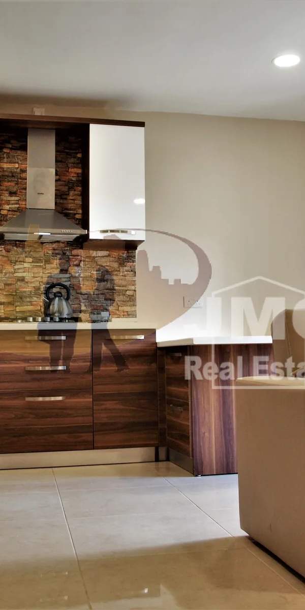 Floriana 4 bedroom apartment with sea view