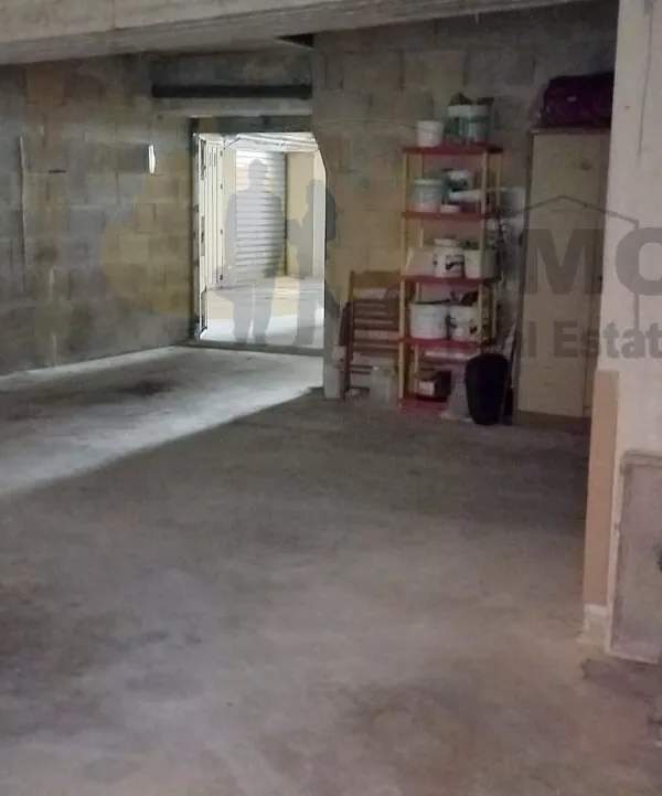 Birkirkara 4 car garage