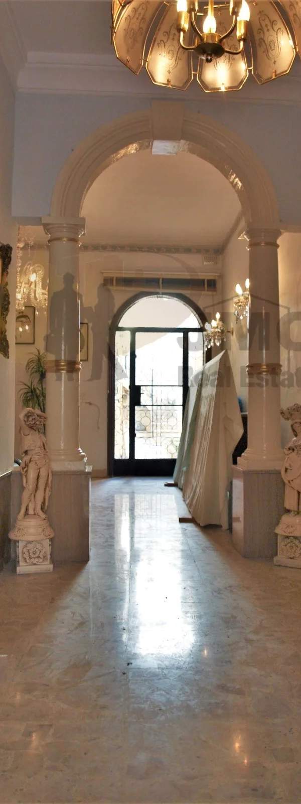 Tarxien large maisonette with 2 yards