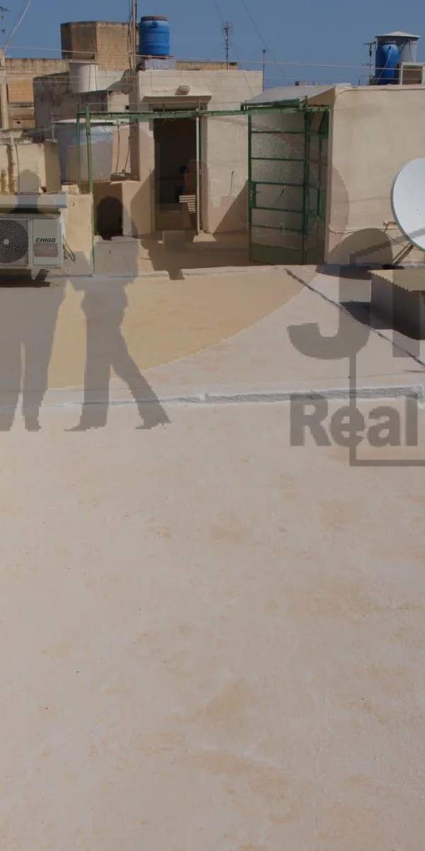 Hamrun 2/3 bedroom maisonette with airspace
