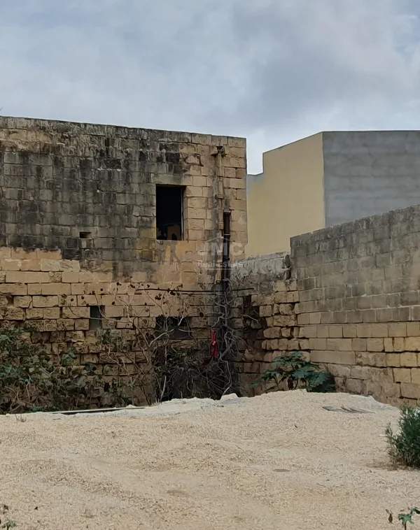 Zejtun 28 feet by 49 feet Farmhouse with space of Pool