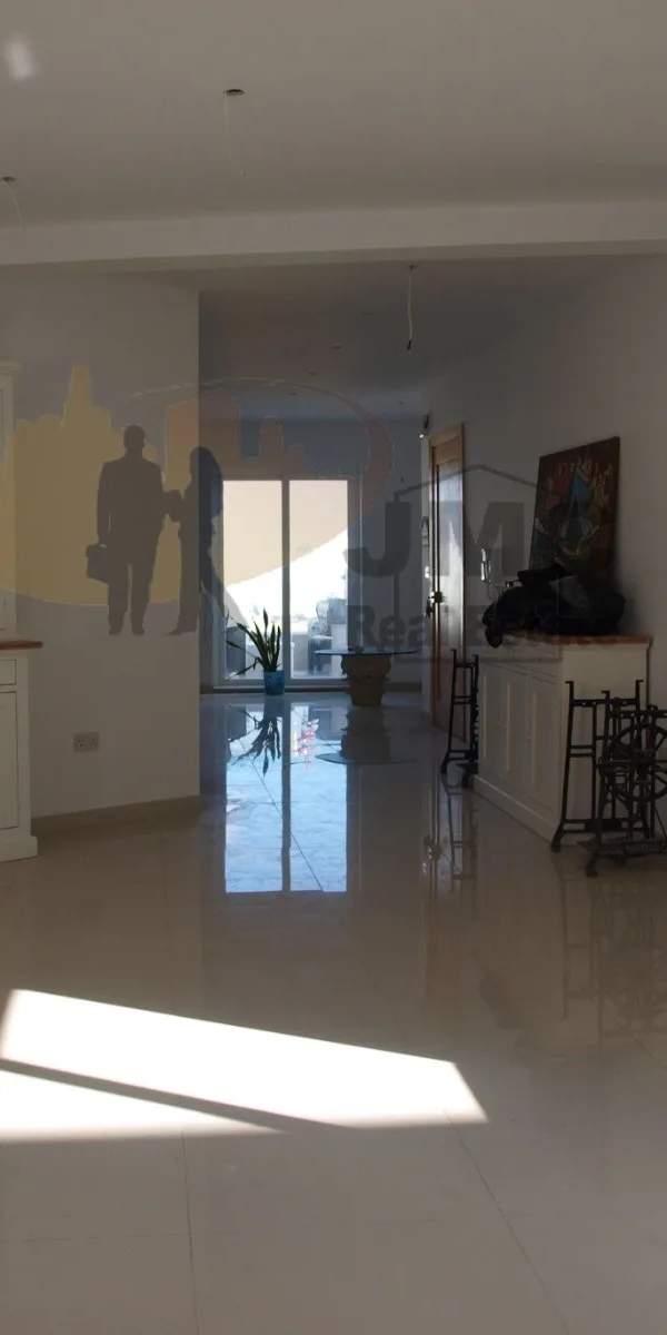 San Gwann fully finished 3 double bedroom penthouse