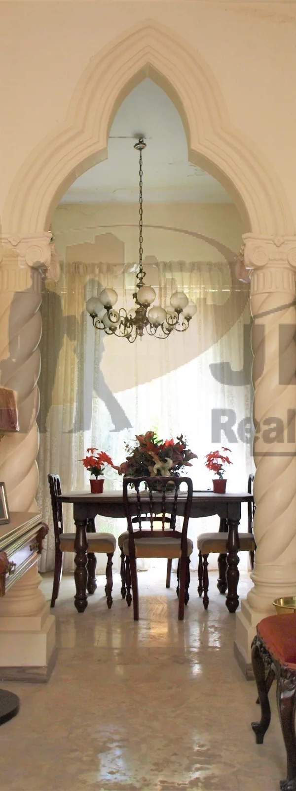 Ghaxaq large ground floor maisonette with roof & airspace