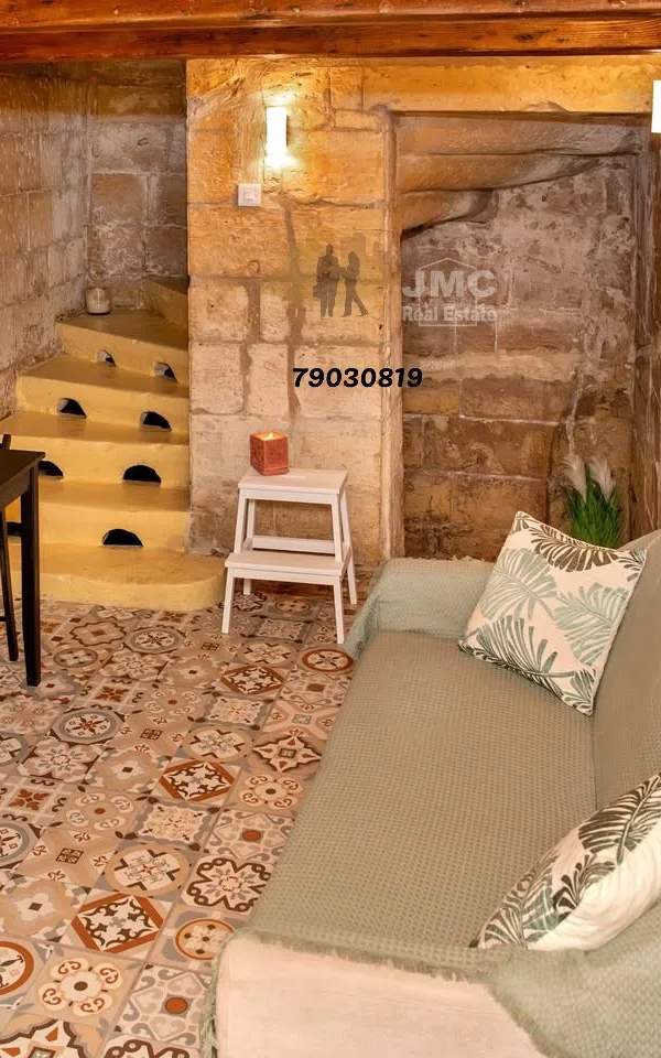 Valletta converted 1-bedroom maisonette