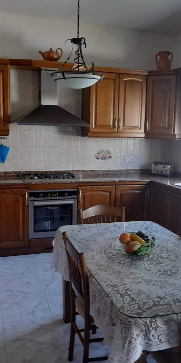 Fgura furnished 3 double bedroom first floor maisonette with airspace