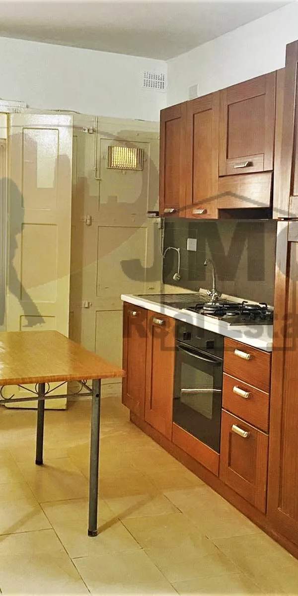 Xghajra street level 23ft by 10ft garage