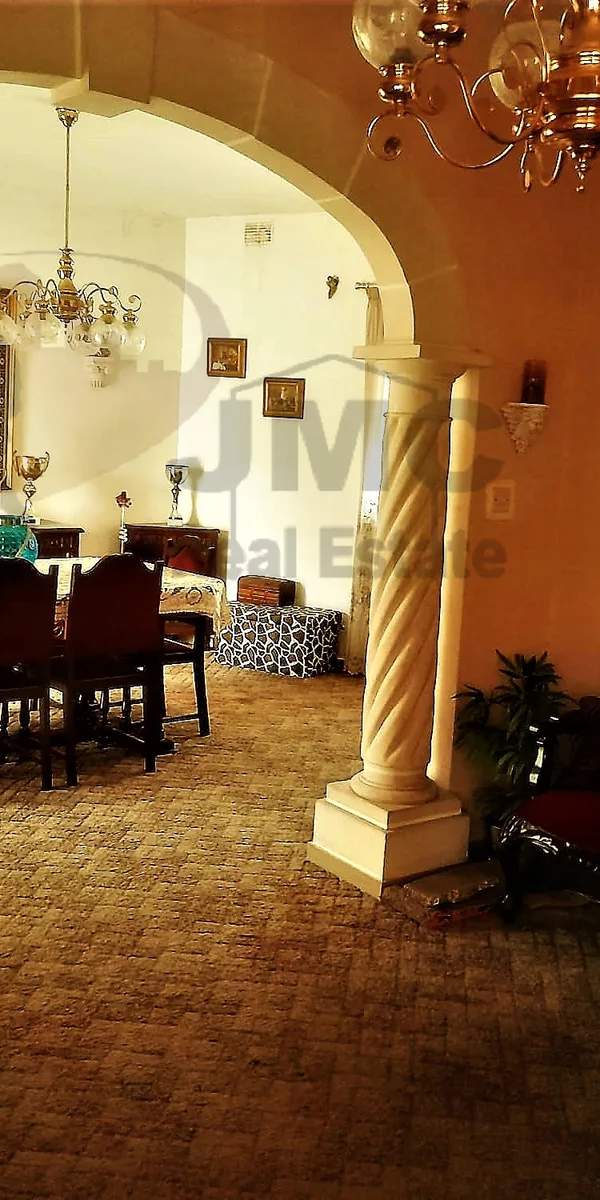 Naxxar furnished 4 double bedroom maisonette with roof