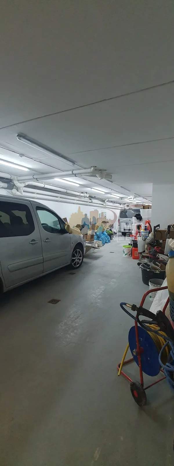 Santa Venera large garage