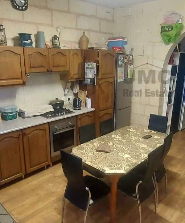 Bormla (Cospicua) partly furnished 3 bedroom maisonette