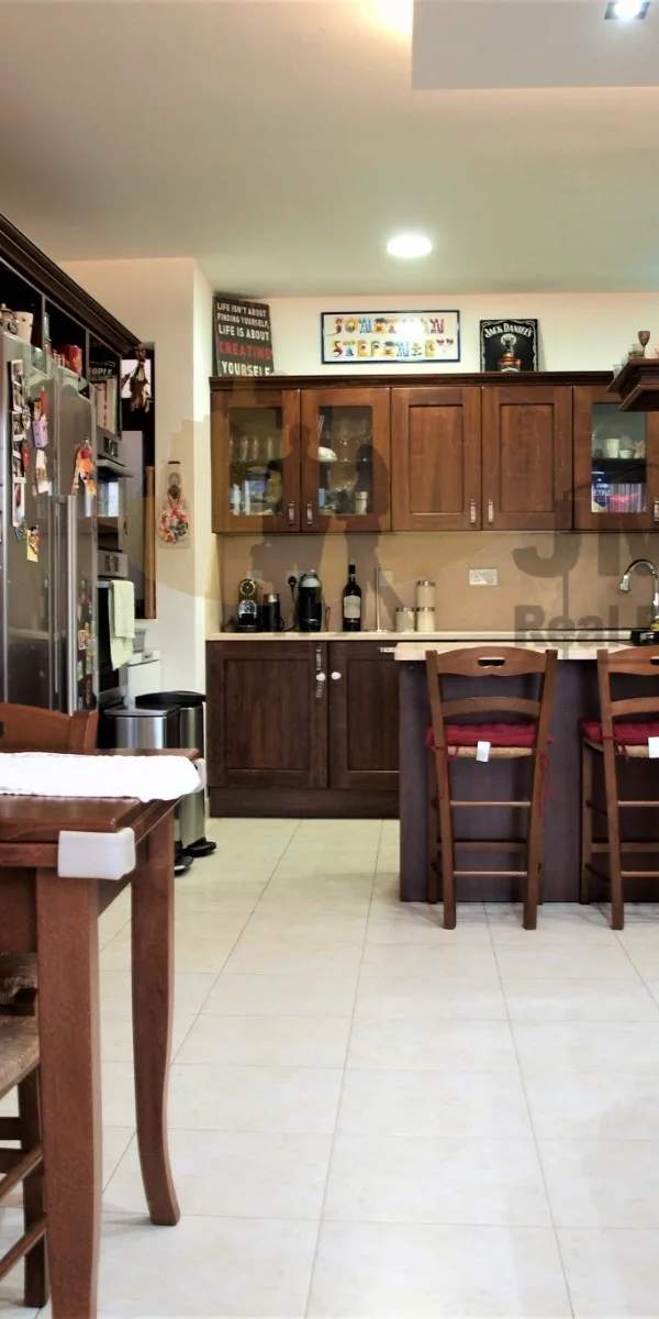 Zebbug furnished large 3 bedroom apartment