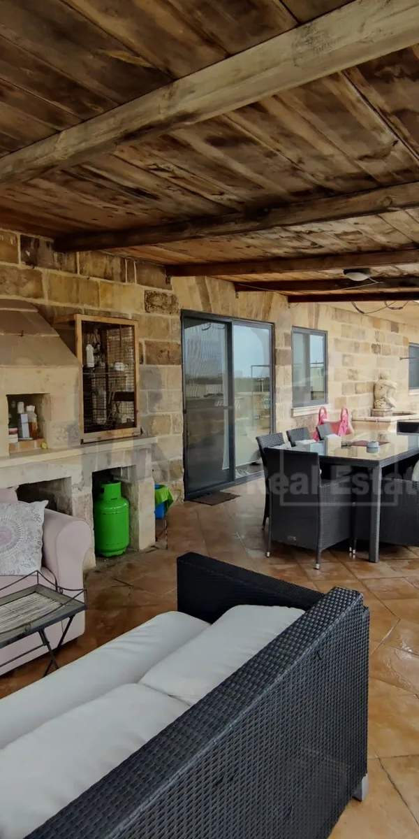 Luqa fully furnished 2 bedroom penthouse