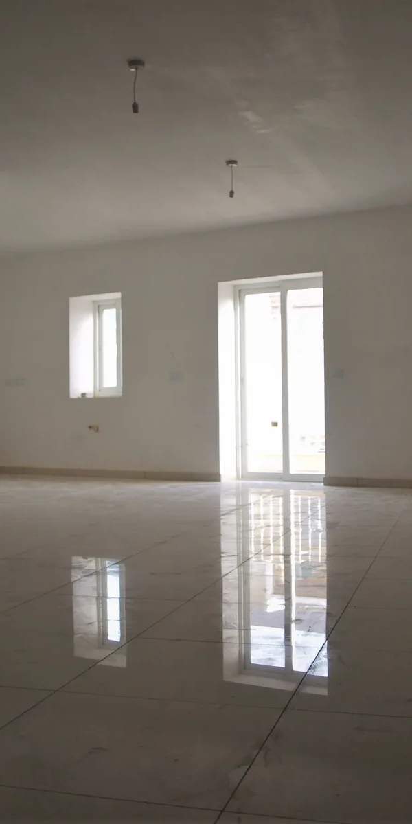 Mosta spacious 3 bedroom, third floor apartment