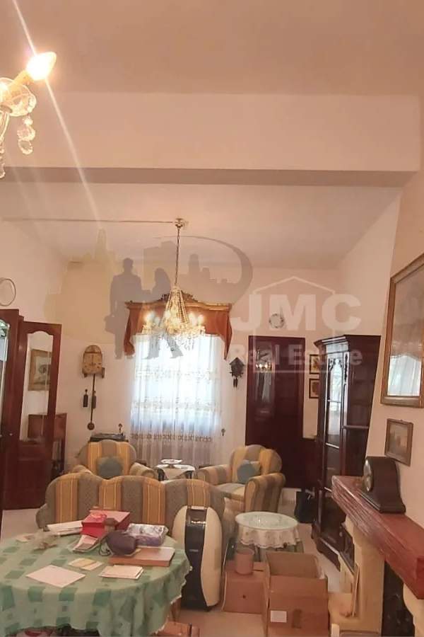 Sliema large townhouse with lift