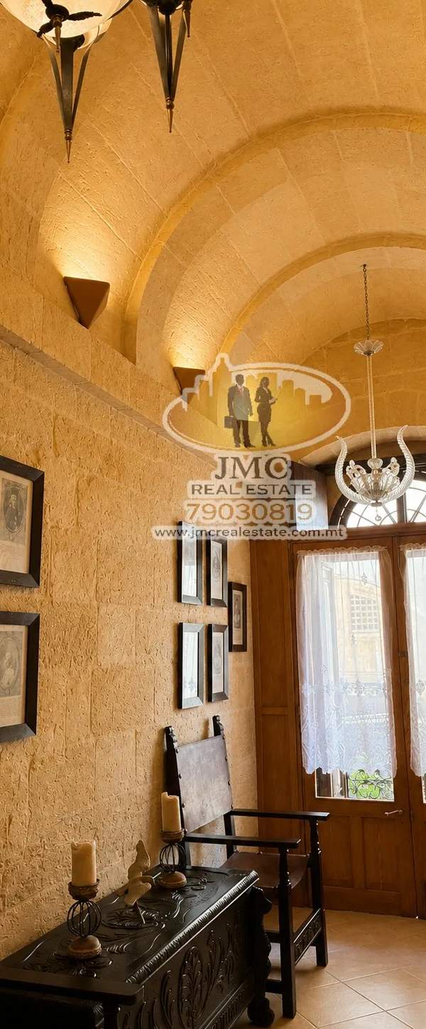 Bormla (Cospicua) beautifully restored Maltese townhouse with views