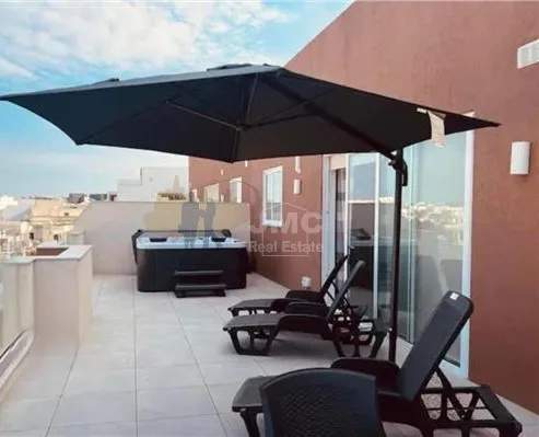 Birkirkara 1-bedroom penthouse including garage