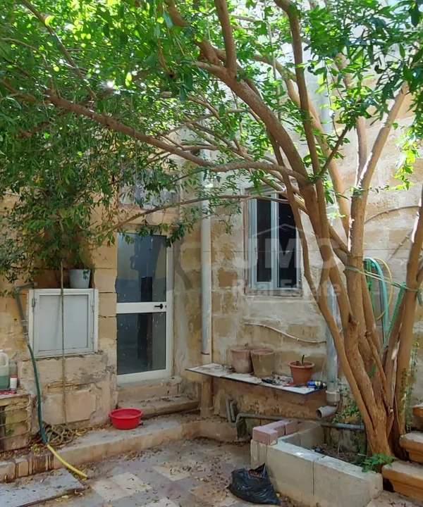 Zurrieq large centrally located house of character