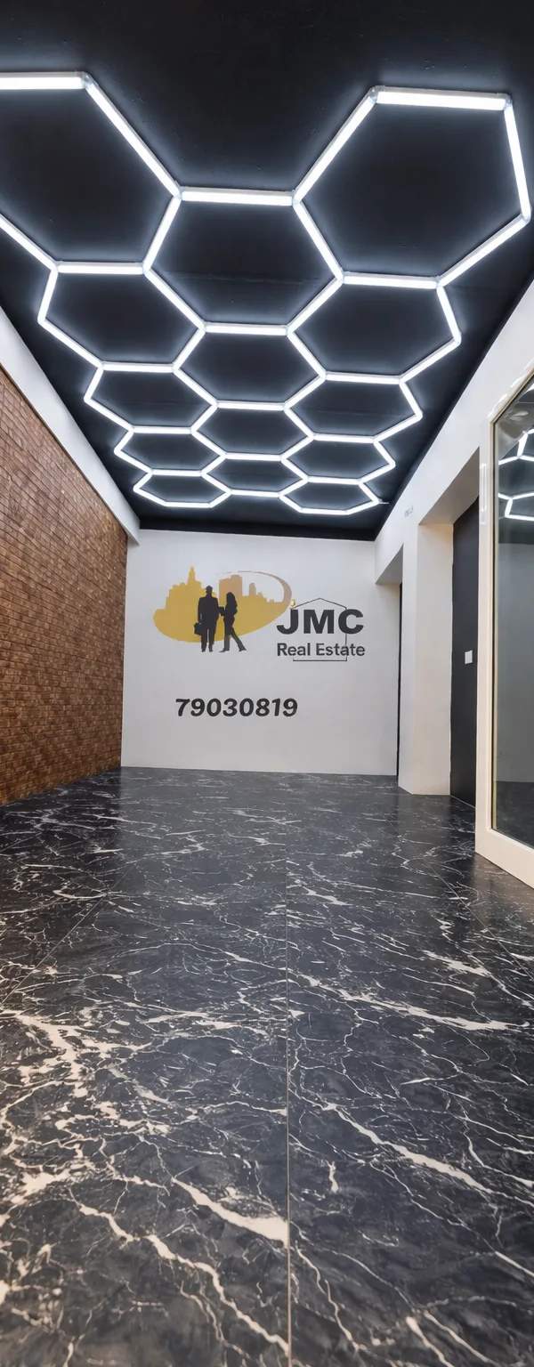 Qawra ground floor Class 4B shop with front patio