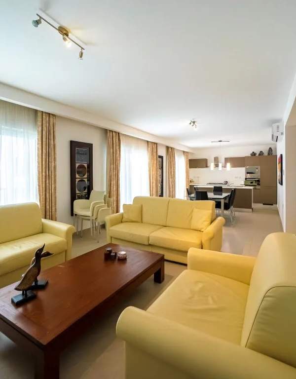 St.Julians ready-to-move-into 3 double bedroom apartment