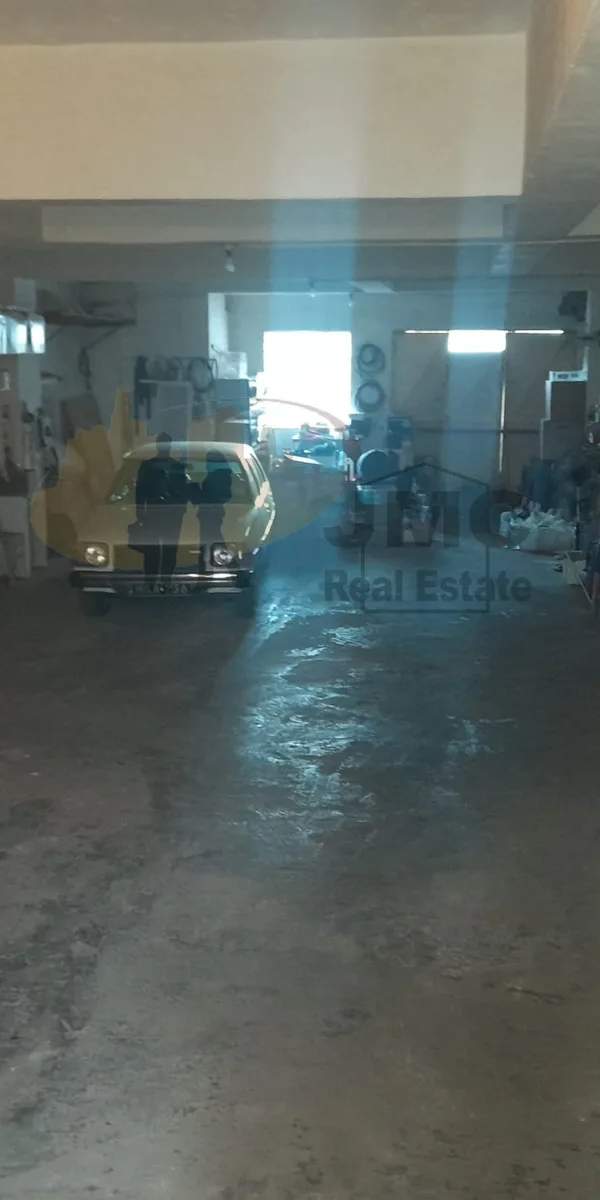 Marsa 6 car garage with backyard