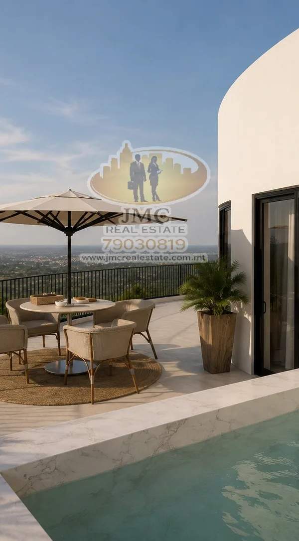 Balzan spacious penthouse with pool
