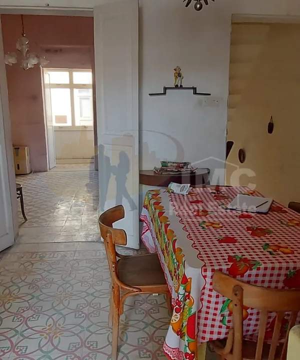 Hamrun first floor maisonette with airspace