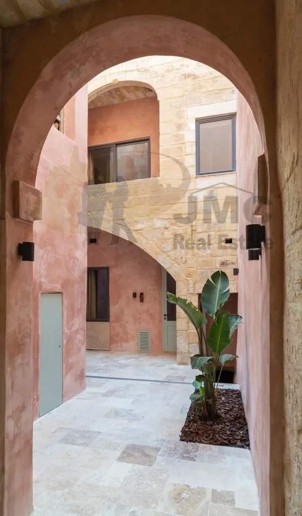 Senglea (Isla) converted ready to move into townhouse