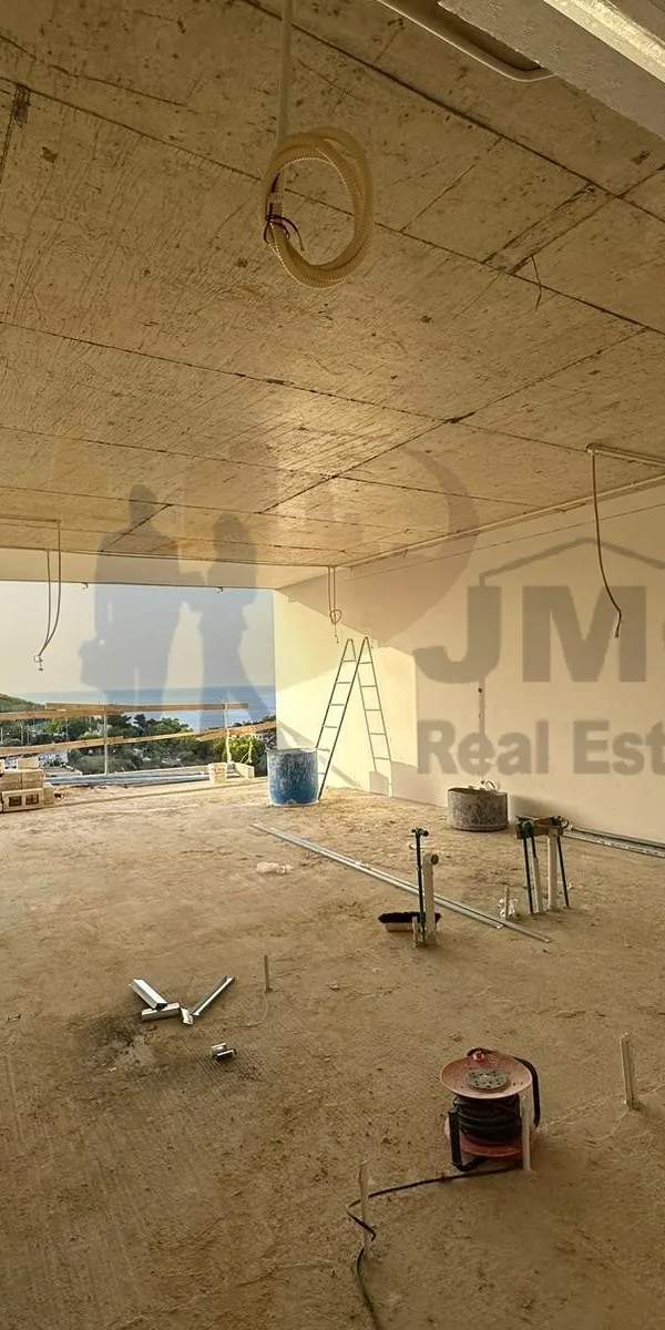 Gharghur luxuriously finished 3 bedroom apartment with unobstructed valley & sea views