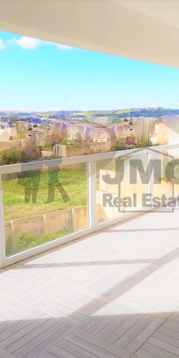 Zebbug 3 bedroom maisonette with country view