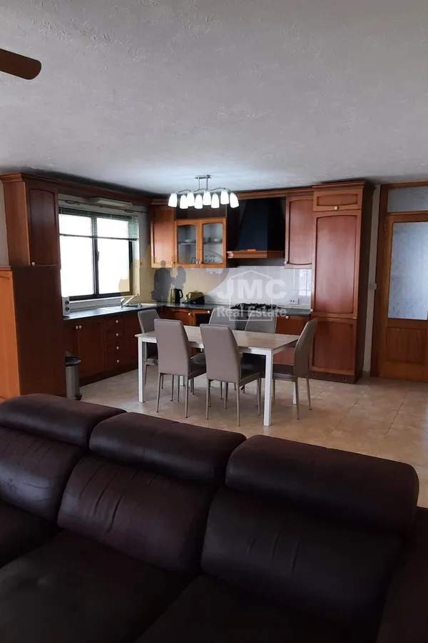 Qawra spacious 3 bedroom penthouse with views
