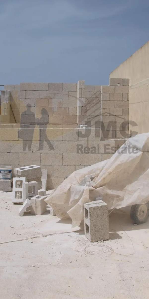 Siggiewi finished 2/3 bedroom penthouse with airspace