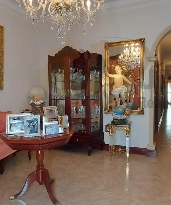 Fgura 3 bedroom ground floor maisonette