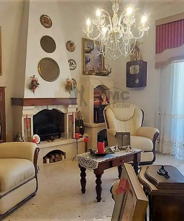 Zabbar 3 bedroom maisonette with airspace