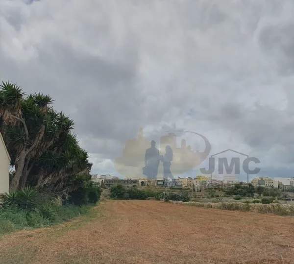 Zebbug (Malta) 13 tumoli farmhouse with expansive land