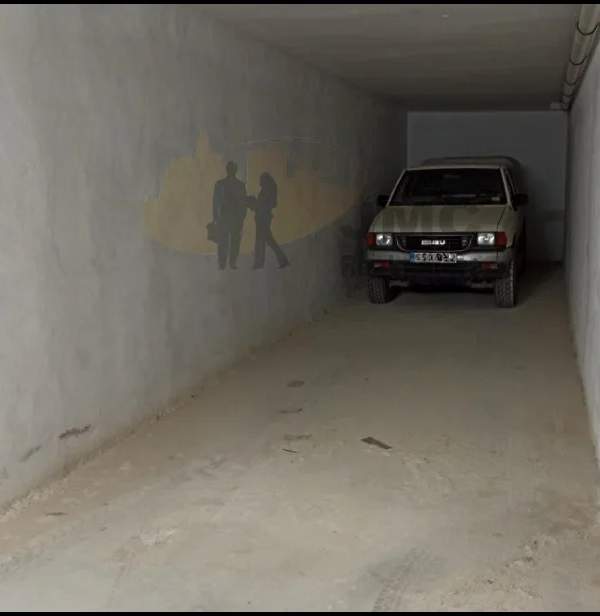 Qawra 36ft by 9.5ft garage