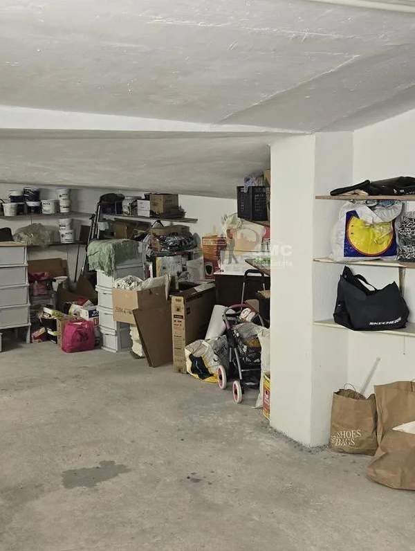Gzira 11m by 5.2m garage