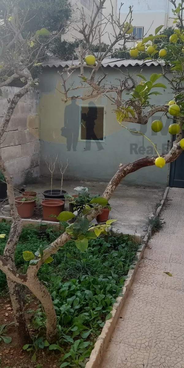 Rabat (Malta) partly furnished 3 double bedroom townhouse