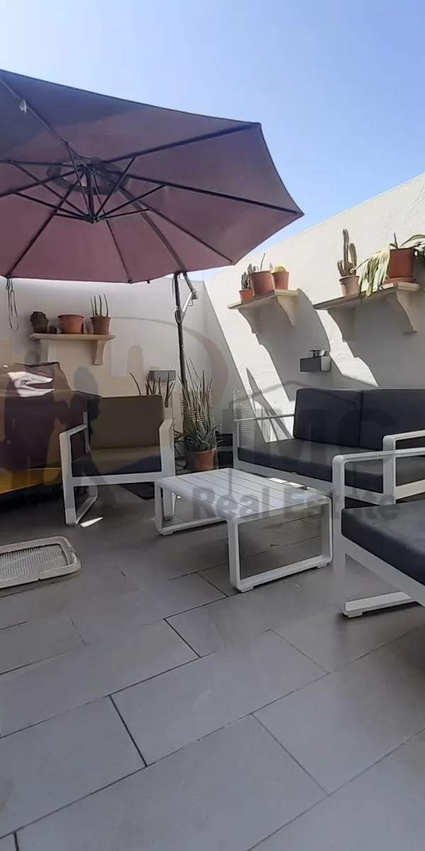 Paola partly furnished 3 double bedroom maisonette