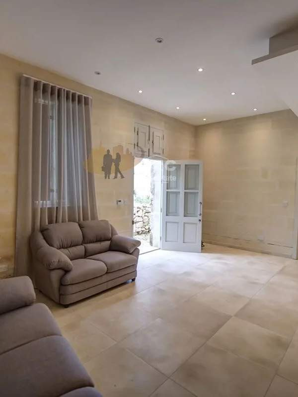 Qormi 2 bedroom Semi Detached Farmhouse