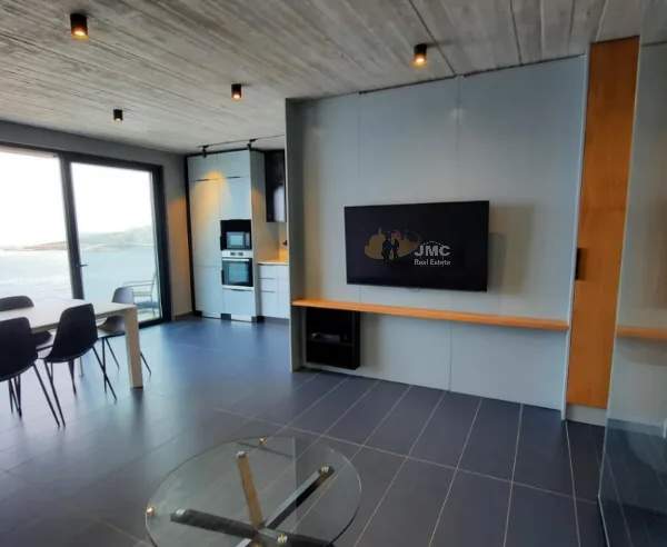 St. Paul’s Bay apartment with direct sea view